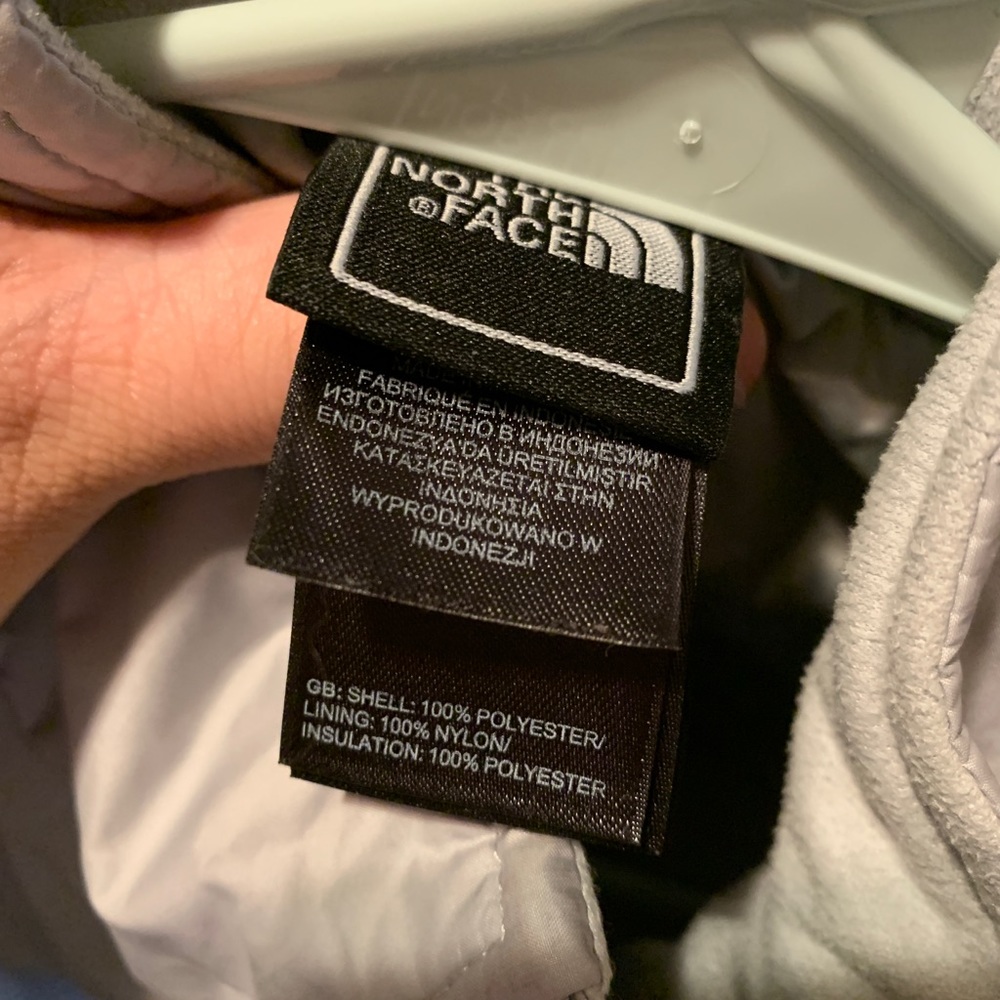 The North Face Puffer - Picture 6 of 7